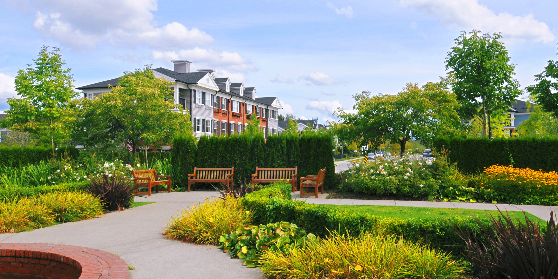 espaces verts d'une grande maison