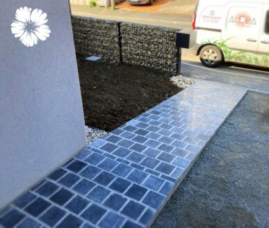 allée bleue réalisée par alcea